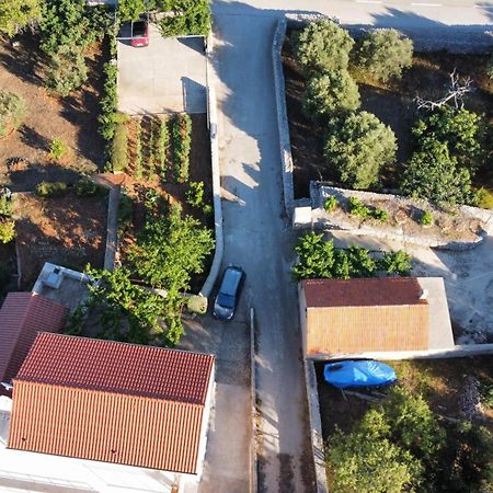 Betini Apartments - Authentic Island Escape Komiža Dış mekan fotoğraf