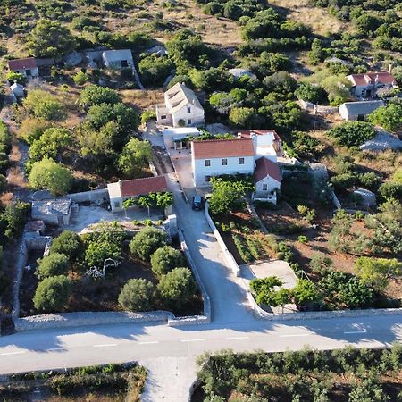 Betini Apartments - Authentic Island Escape Komiža Dış mekan fotoğraf
