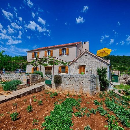 Betini Apartments - Authentic Island Escape Komiža Dış mekan fotoğraf