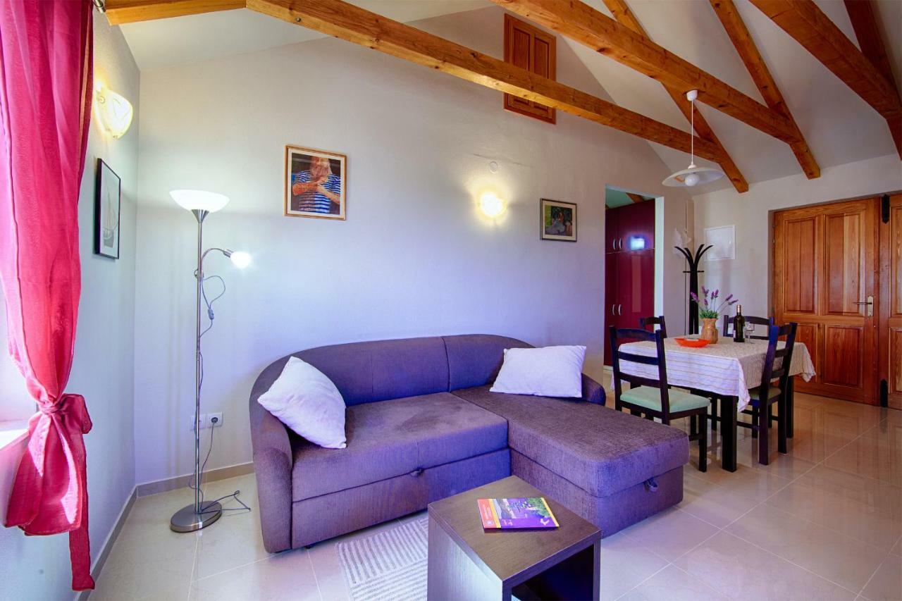 Betini Apartments - Authentic Island Escape Komiža Dış mekan fotoğraf