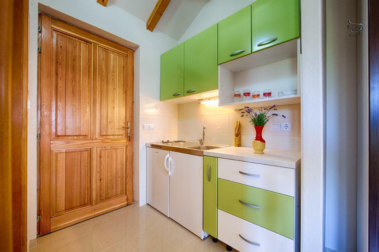 Betini Apartments - Authentic Island Escape Komiža Dış mekan fotoğraf
