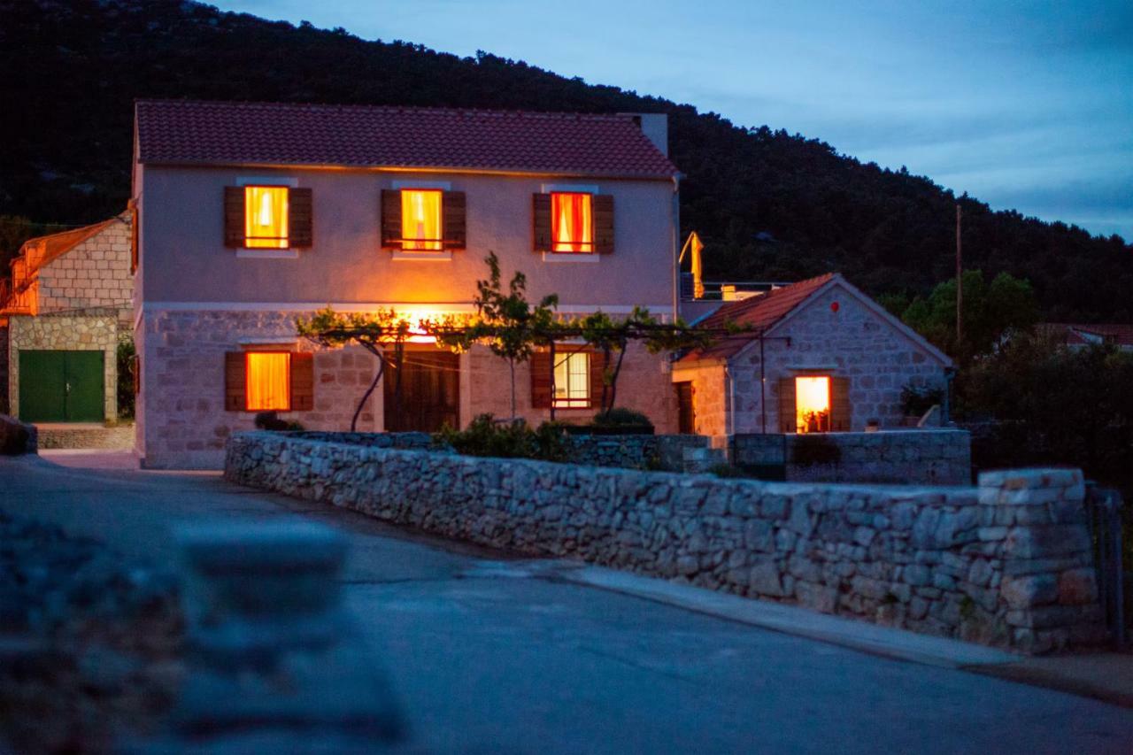 Betini Apartments - Authentic Island Escape Komiža Dış mekan fotoğraf