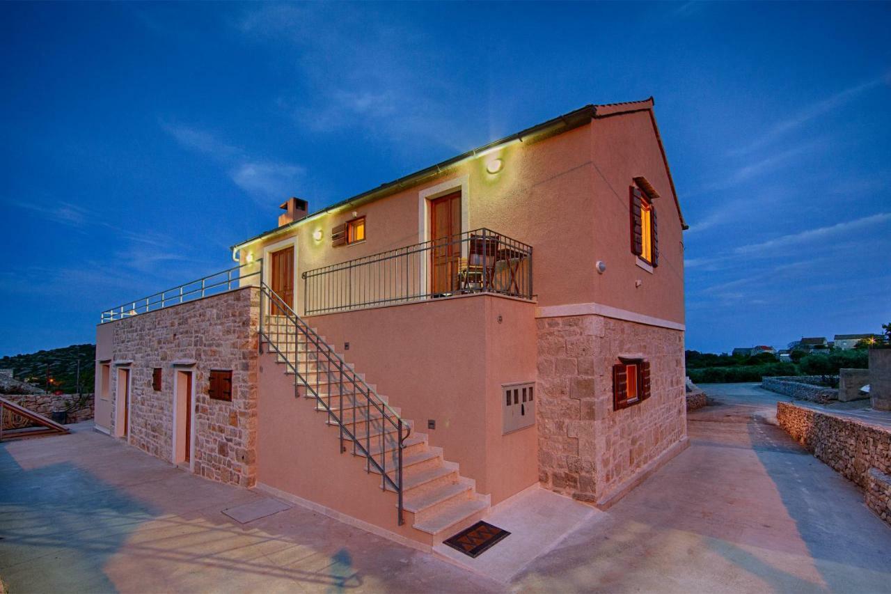Betini Apartments - Authentic Island Escape Komiža Dış mekan fotoğraf
