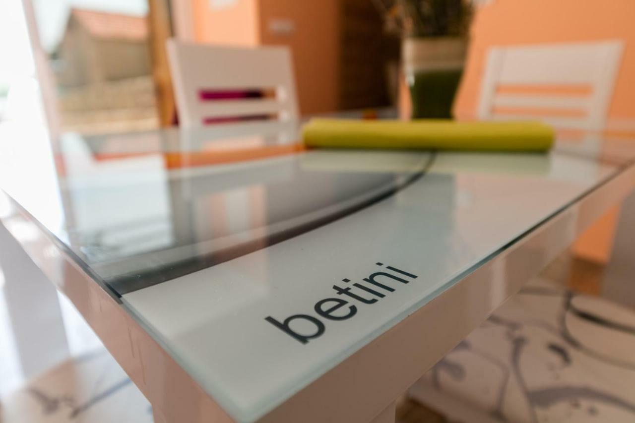 Betini Apartments - Authentic Island Escape Komiža Dış mekan fotoğraf