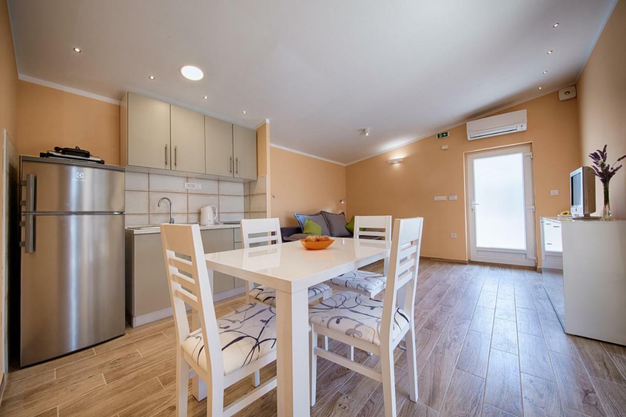 Betini Apartments - Authentic Island Escape Komiža Dış mekan fotoğraf