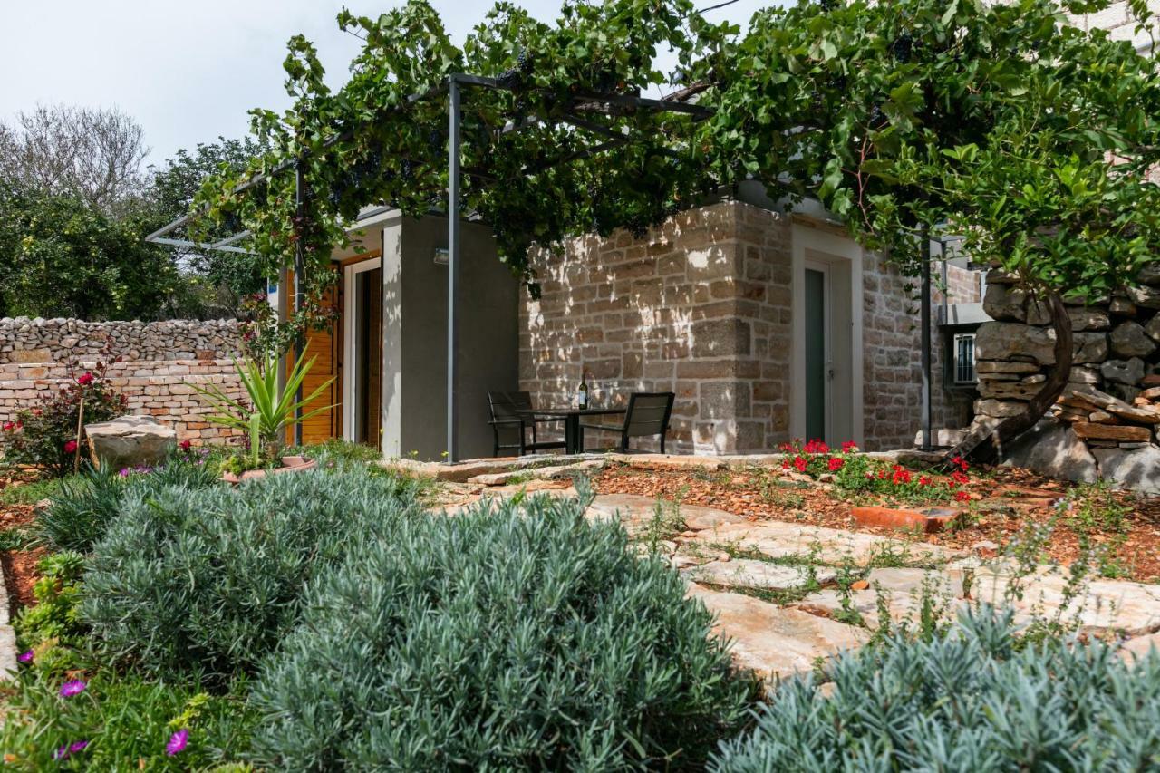 Betini Apartments - Authentic Island Escape Komiža Dış mekan fotoğraf