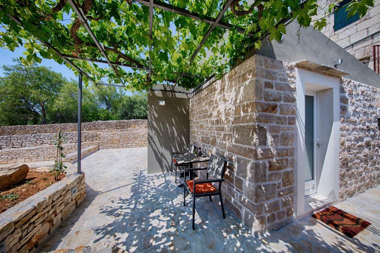 Betini Apartments - Authentic Island Escape Komiža Dış mekan fotoğraf