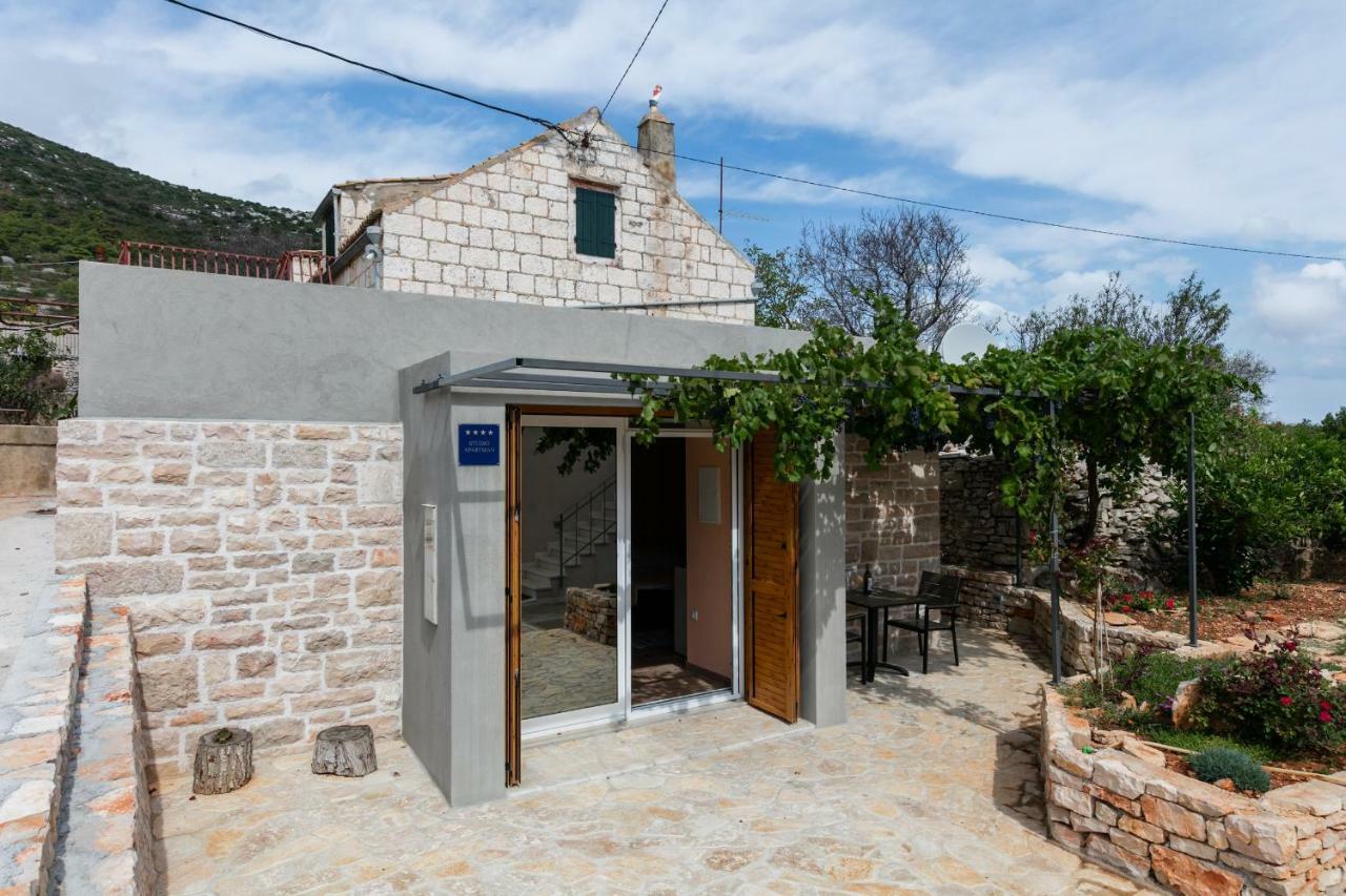 Betini Apartments - Authentic Island Escape Komiža Dış mekan fotoğraf