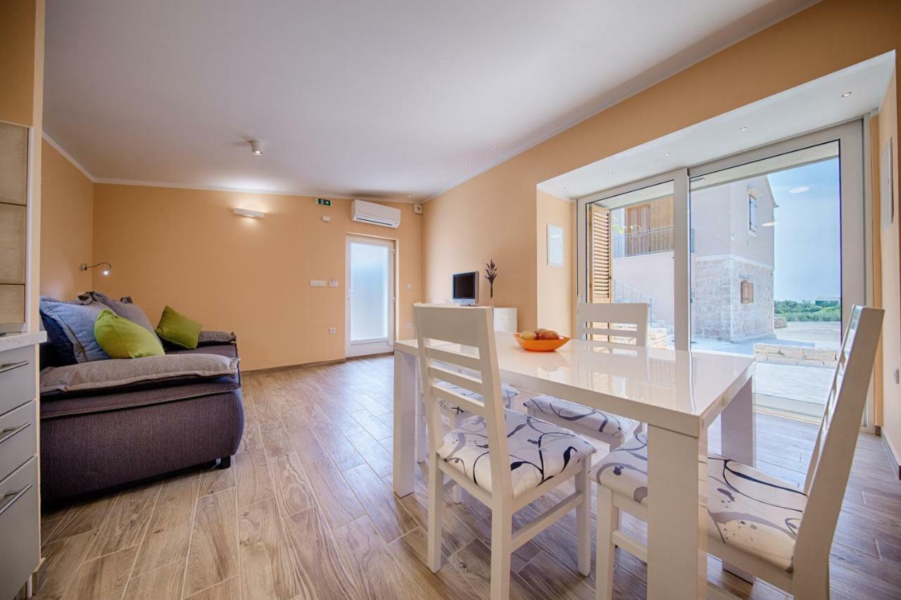 Betini Apartments - Authentic Island Escape Komiža Dış mekan fotoğraf