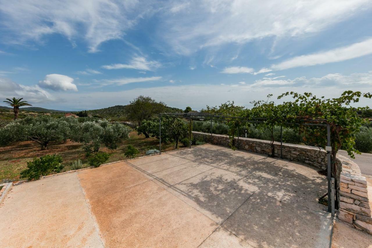 Betini Apartments - Authentic Island Escape Komiža Dış mekan fotoğraf